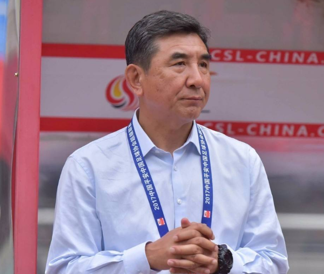 包含昔日功勋加盟，球队士气高涨备战的词条